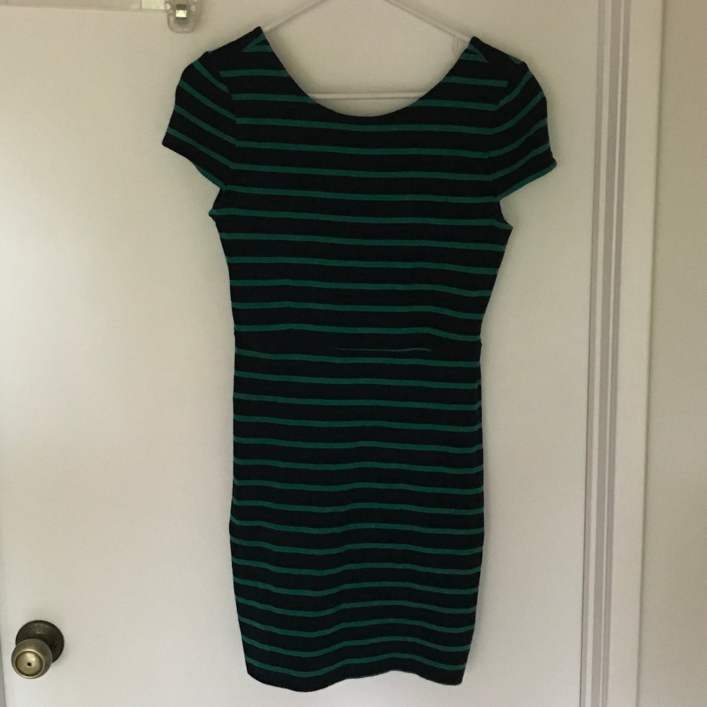 XXI Essentials Black/Green striped dress - Large